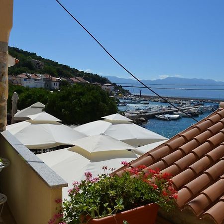 Apartments Riva Baška Eksteriør billede
