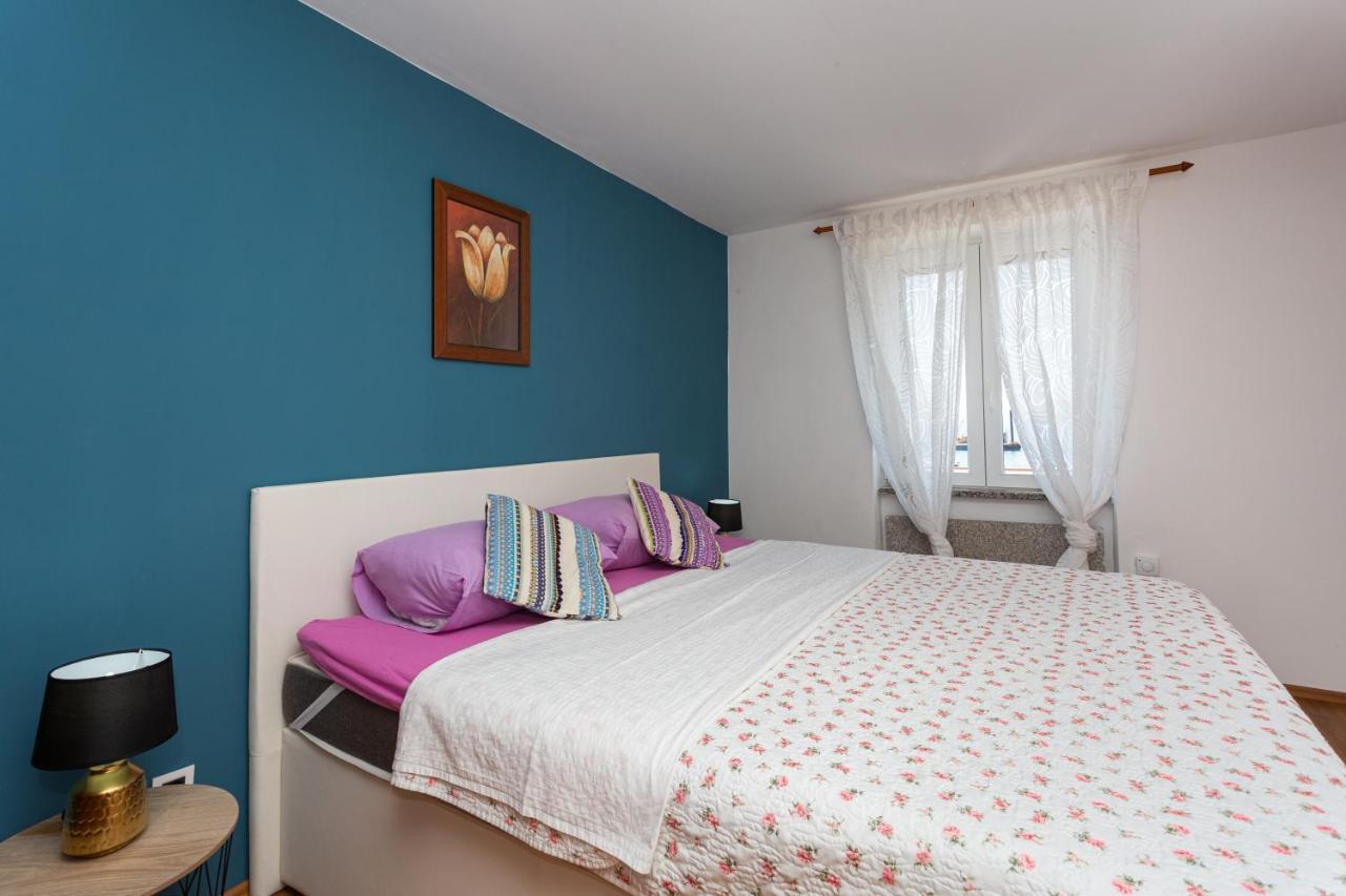 Apartments Riva Baška Eksteriør billede