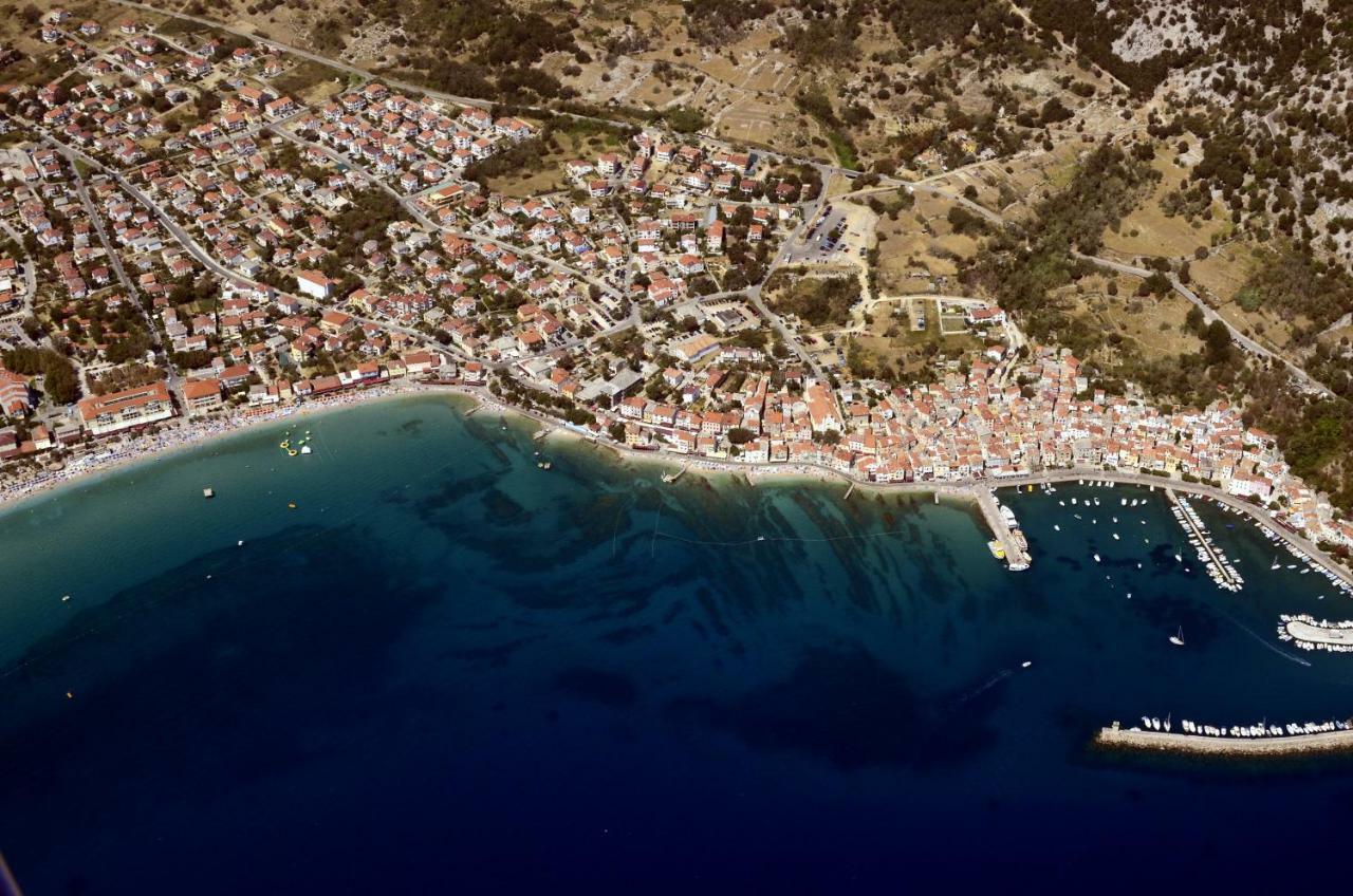 Apartments Riva Baška Eksteriør billede