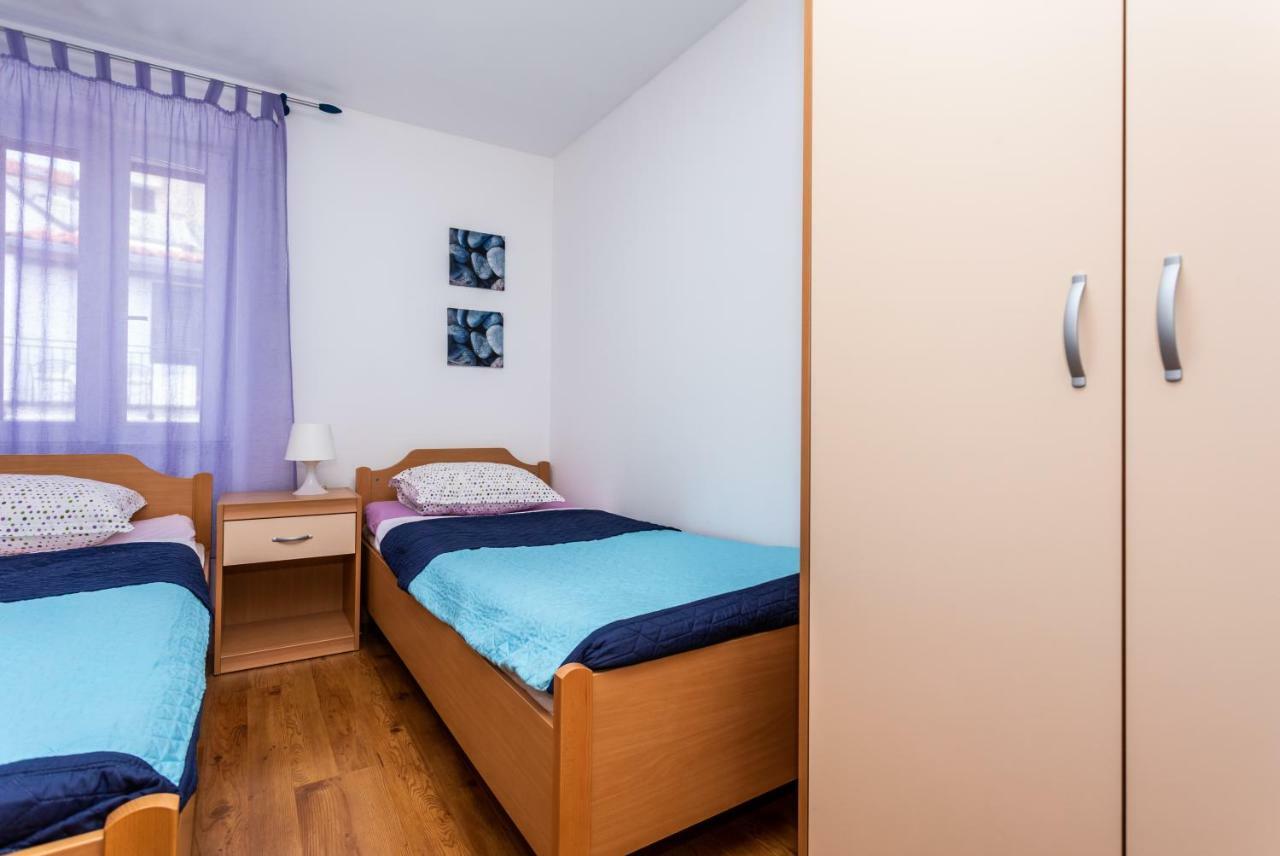 Apartments Riva Baška Eksteriør billede