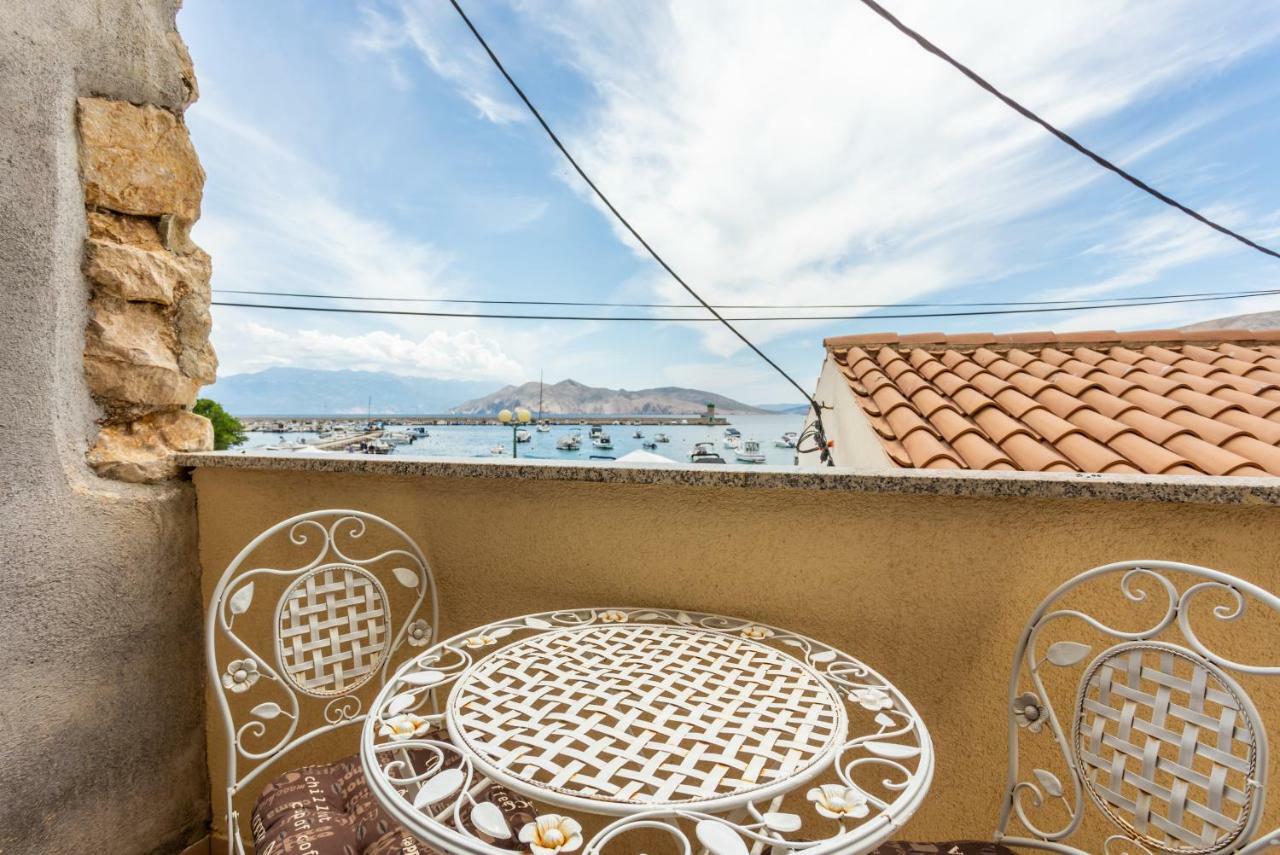 Apartments Riva Baška Eksteriør billede
